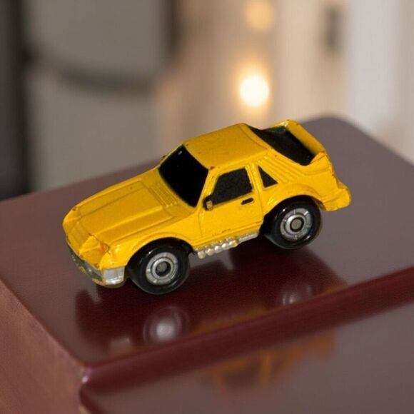 Funrise Micro Machines Action Magnifiers Ford Mustang Yellow Muscle Car A3 - Picture 1 of 9
